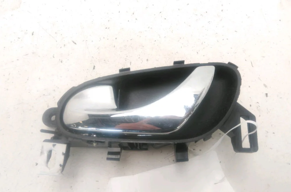 Poignee int porte avg Renault KADJAR (HA_, HL_) 1.2 tce 130 (2015) occasion