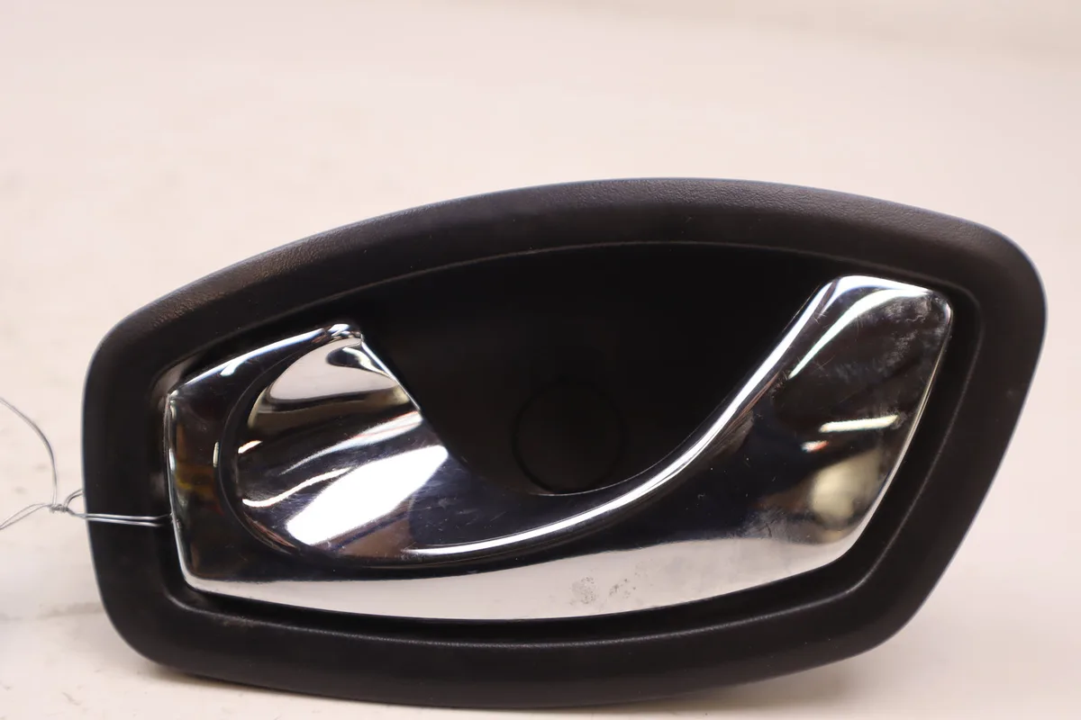 Poignee int porte avg Renault SCÉNIC III (JZ0-1_) 1.2 tce (jz16) (2013) occasion