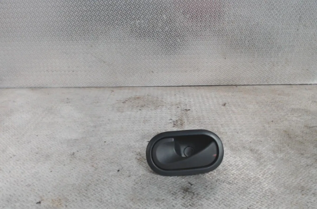 Poignee int porte avg RENAULT TWINGO 2 TWINGO 2 PHASE 2 occasion