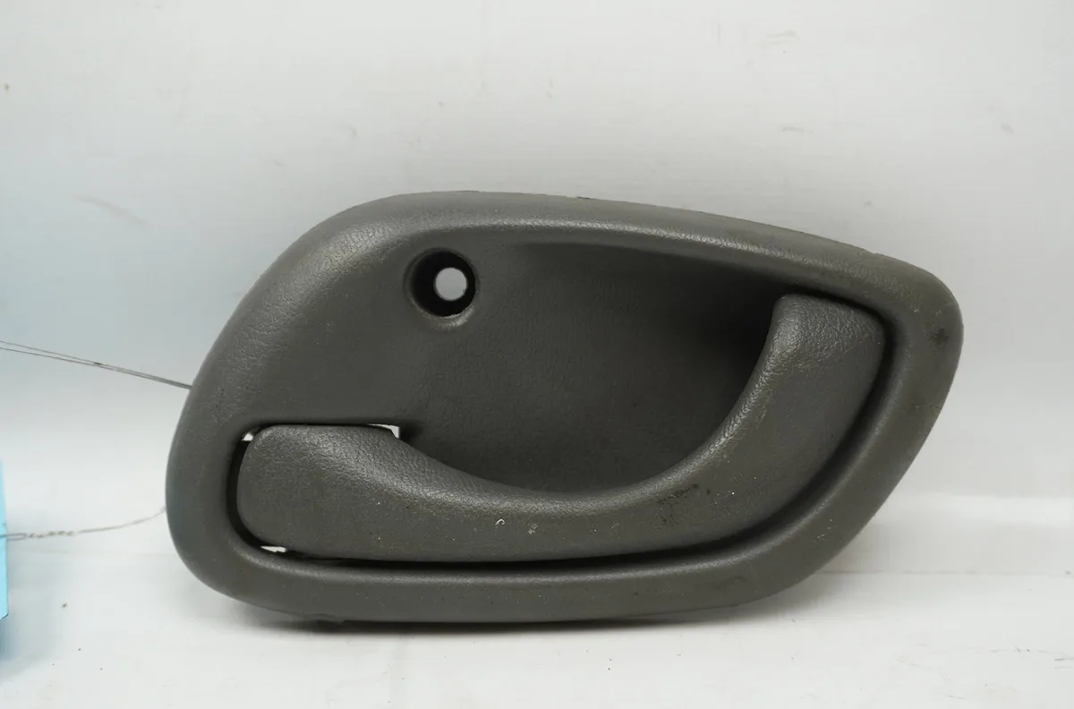 Poignee int porte avg Suzuki IGNIS I (FH) 1.3 4wd (rg413) (2000-2003) occasion