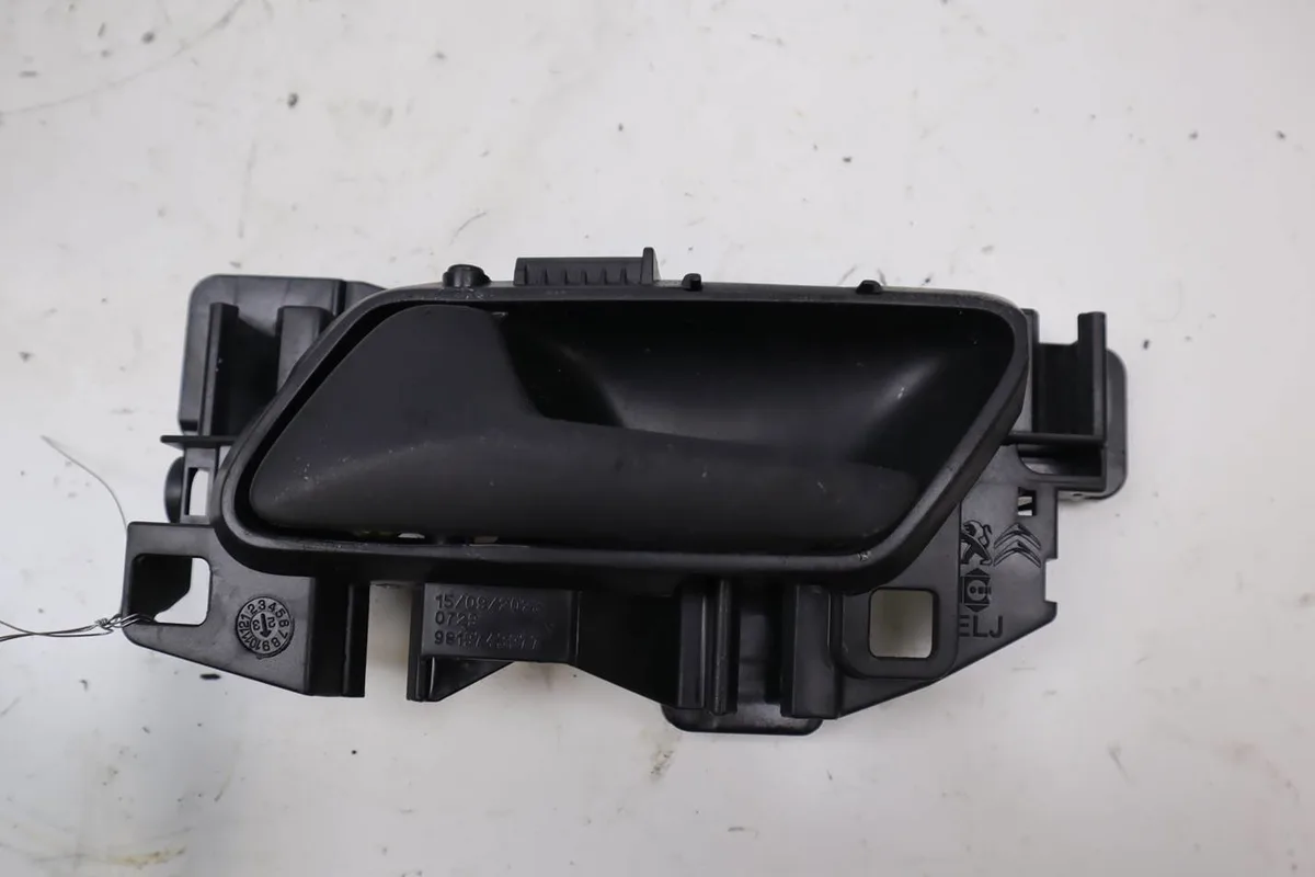 Poignee int porte avg Toyota PROACE CITY Camionnette-Monospace 1.5 d-4d 130 (bpzma) (2019) occasion