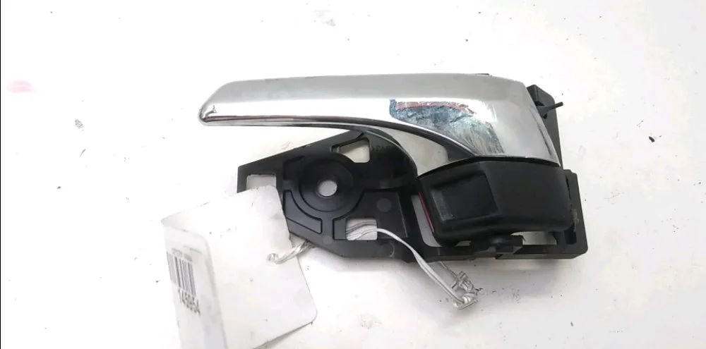 Poignee int porte avg Toyota RAV 4 IV (_A4_) 2.0 d (ala40_) (2012-2018) occasion