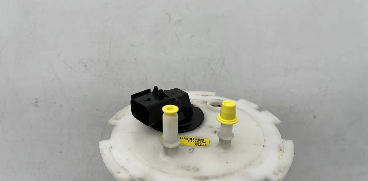 Pompe à carburant immergée CHEVROLET AVEO 1 occasion