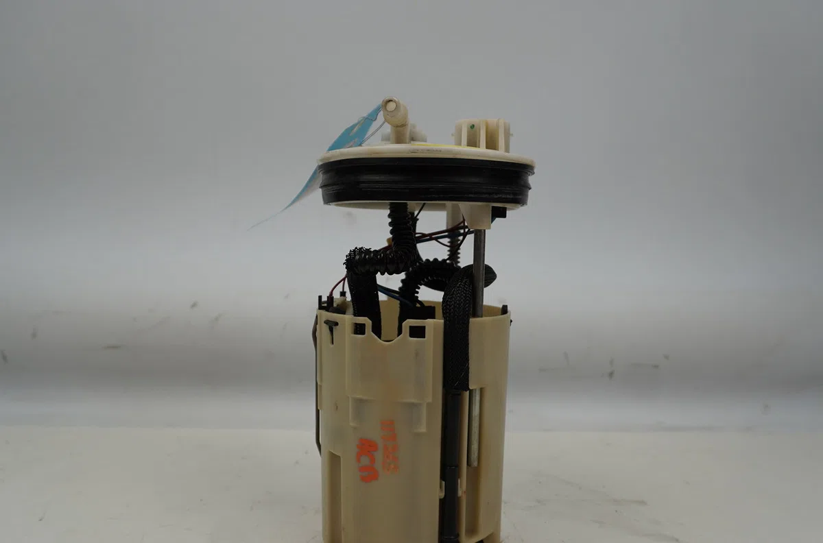 Pompe à carburant immergée Nissan ALMERA II Hatchback (N16) 1.8 (2000-2002) occasion