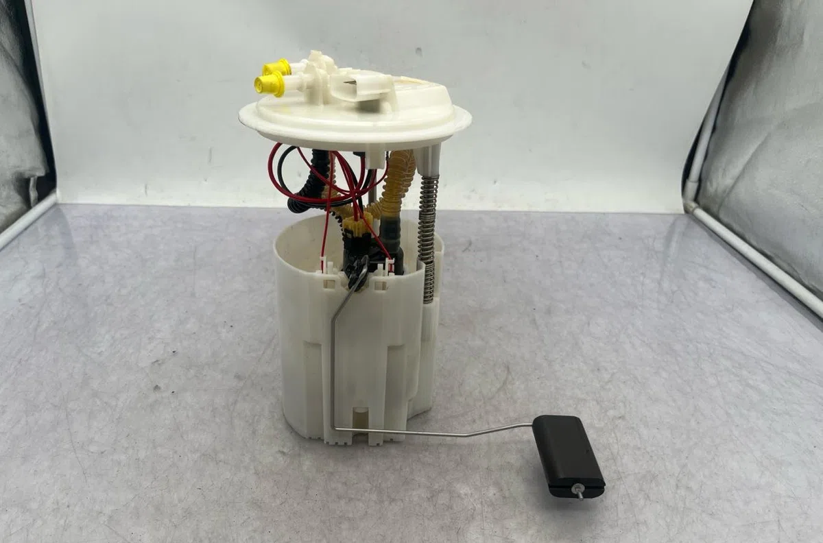 Pompe à carburant immergée NISSAN JUKE 1 PHASE 2 occasion