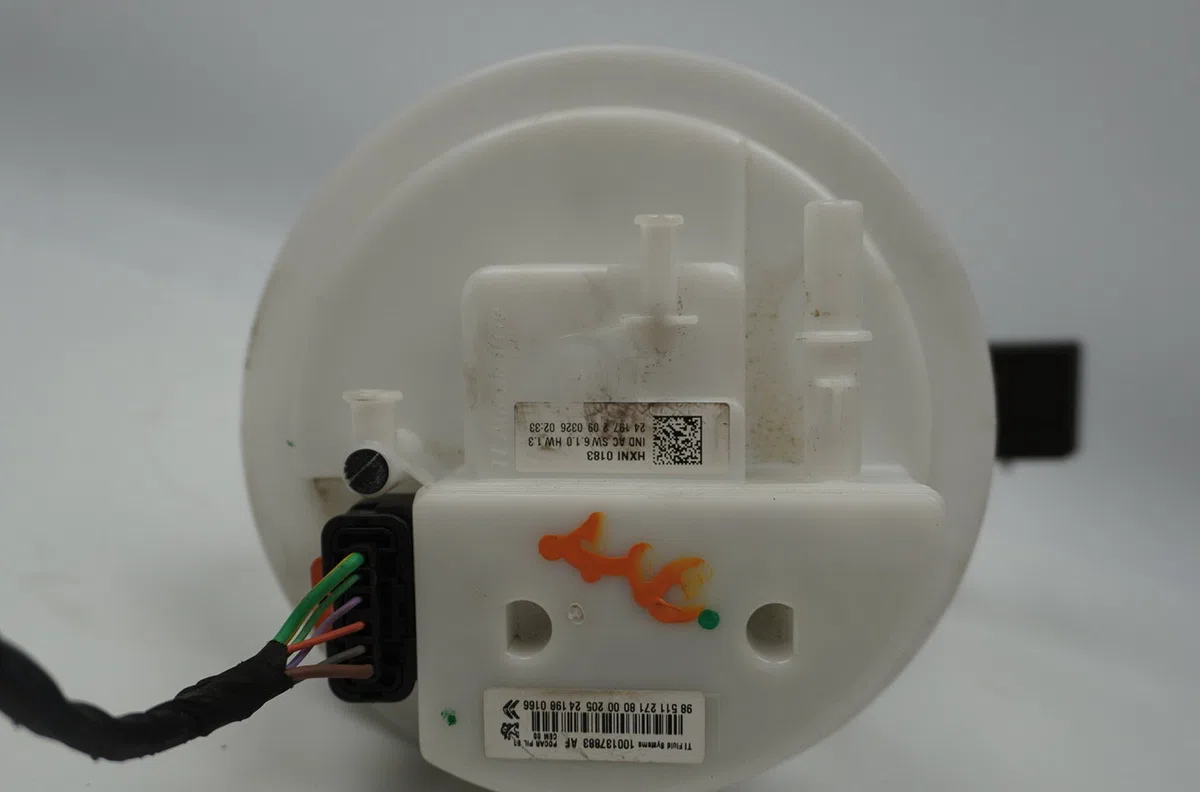 Pompe à carburant immergée Peugeot 208 II (UB_, UP_, UW_, UJ_) 1.2 mhev (2023) occasion