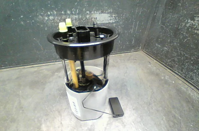 Pompe à carburant immergée Seat IBIZA IV SC (6J1, 6P5) 1.4 tdi (2008-2010) occasion