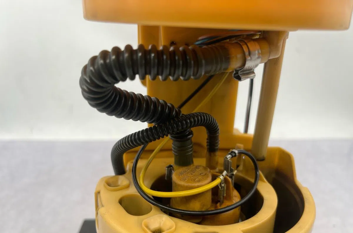 Pompe à carburant immergée VOLKSWAGEN GOLF 5 occasion