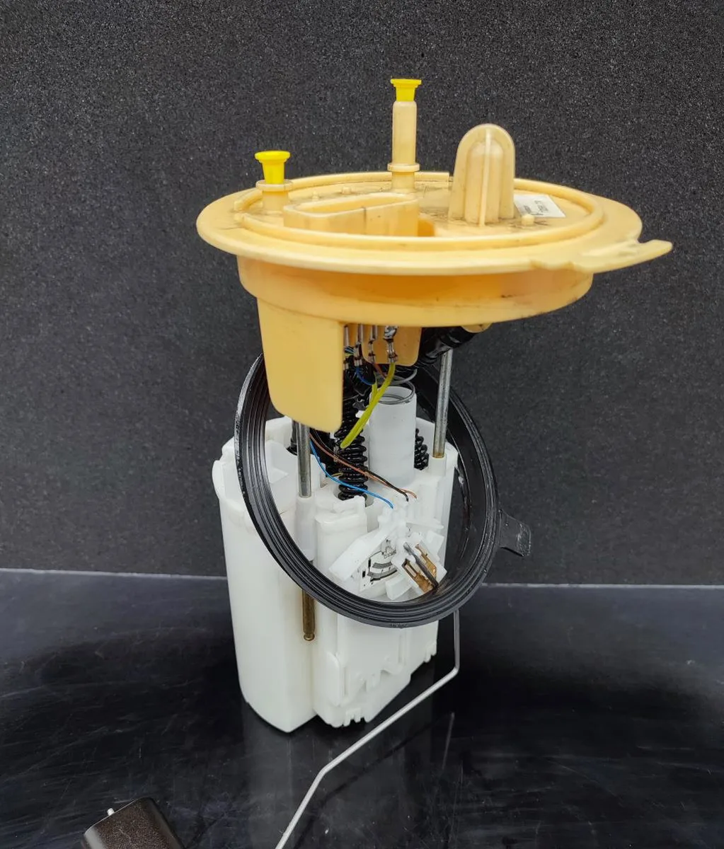 Pompe à carburant immergée VOLKSWAGEN PASSAT 5 occasion
