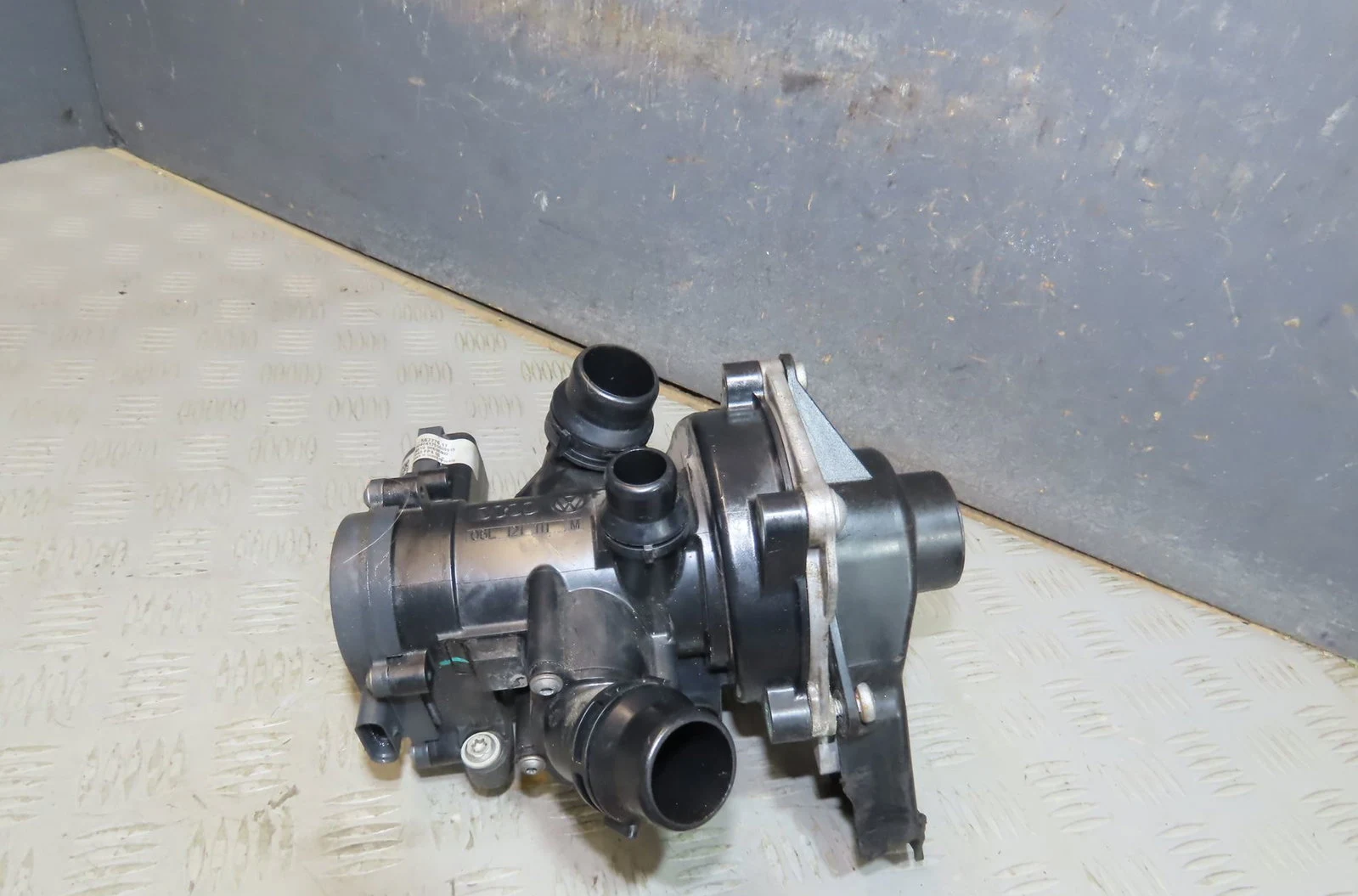 Pompe a eau Volkswagen POLO V (6R1, 6C1) 1.8 gti (2014) occasion