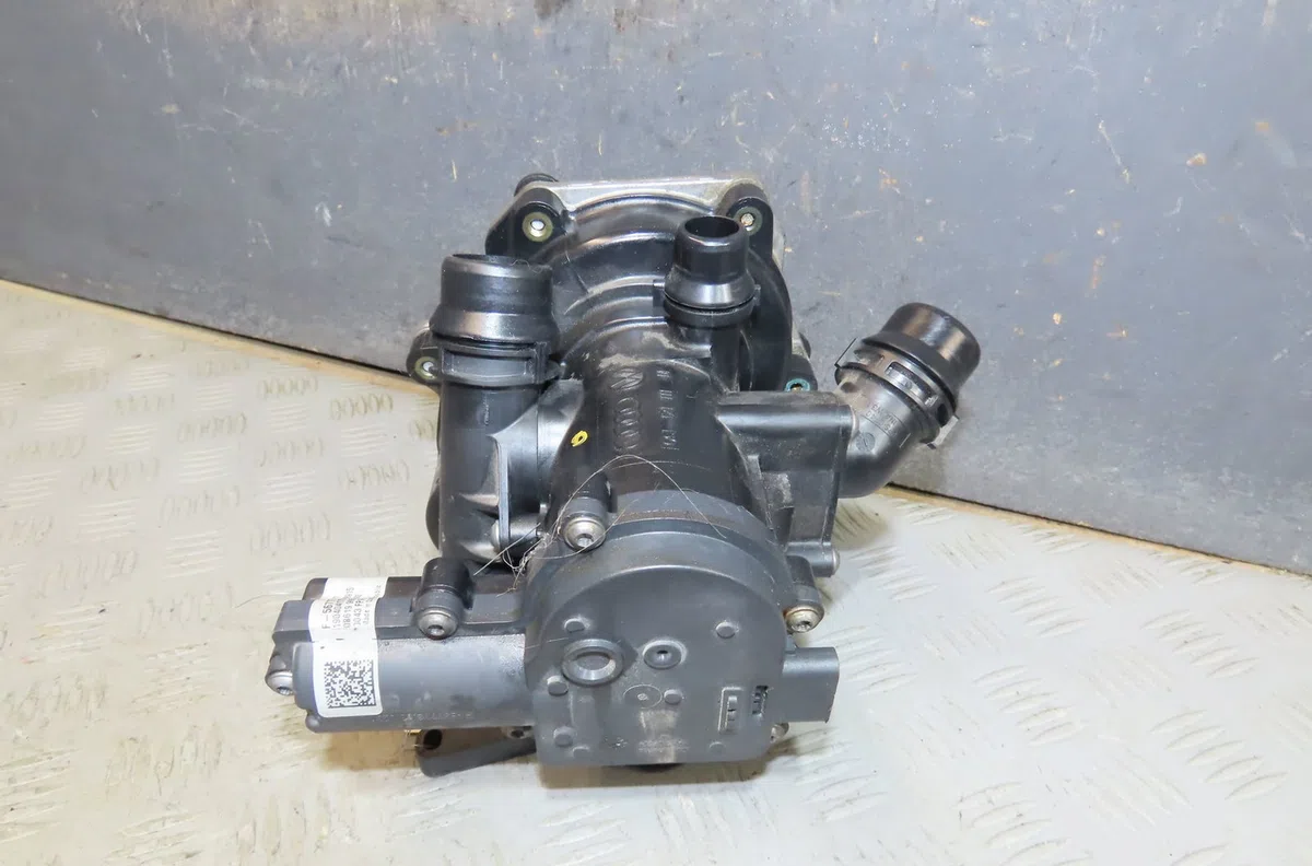 Pompe a eau Volkswagen POLO V (6R1, 6C1) 1.8 gti (2014) occasion