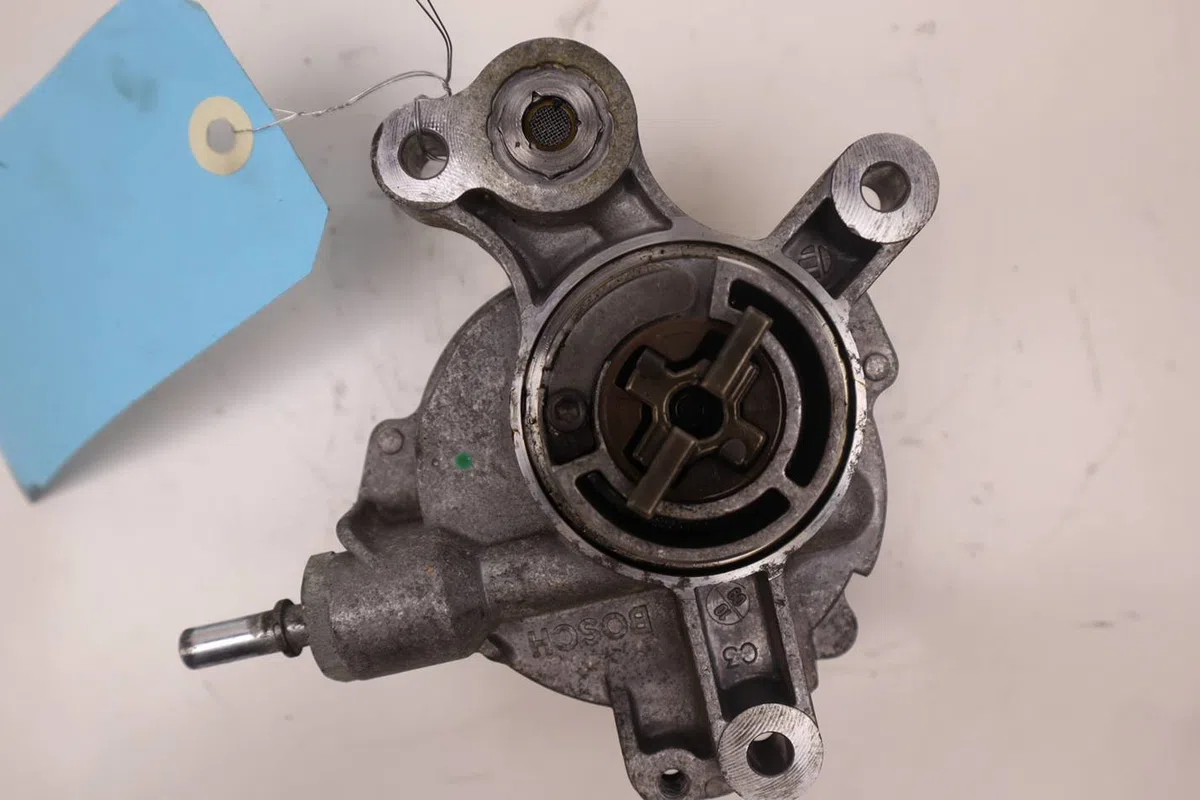 Pompe a vide Peugeot 308 I (4A_, 4C_) 2.0 hdi (2007-2014) occasion