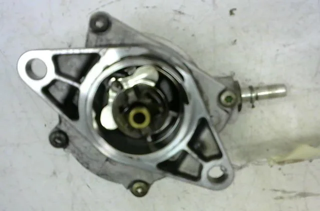 Pompe a vide Peugeot 806 (221) 2.1 td 12v (1996-1999) occasion