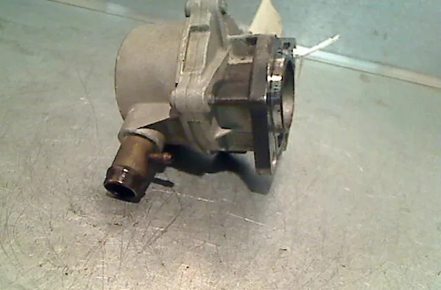 Pompe a vide RENAULT CLIO II Phase 1 03-1998--06-2001 occasion