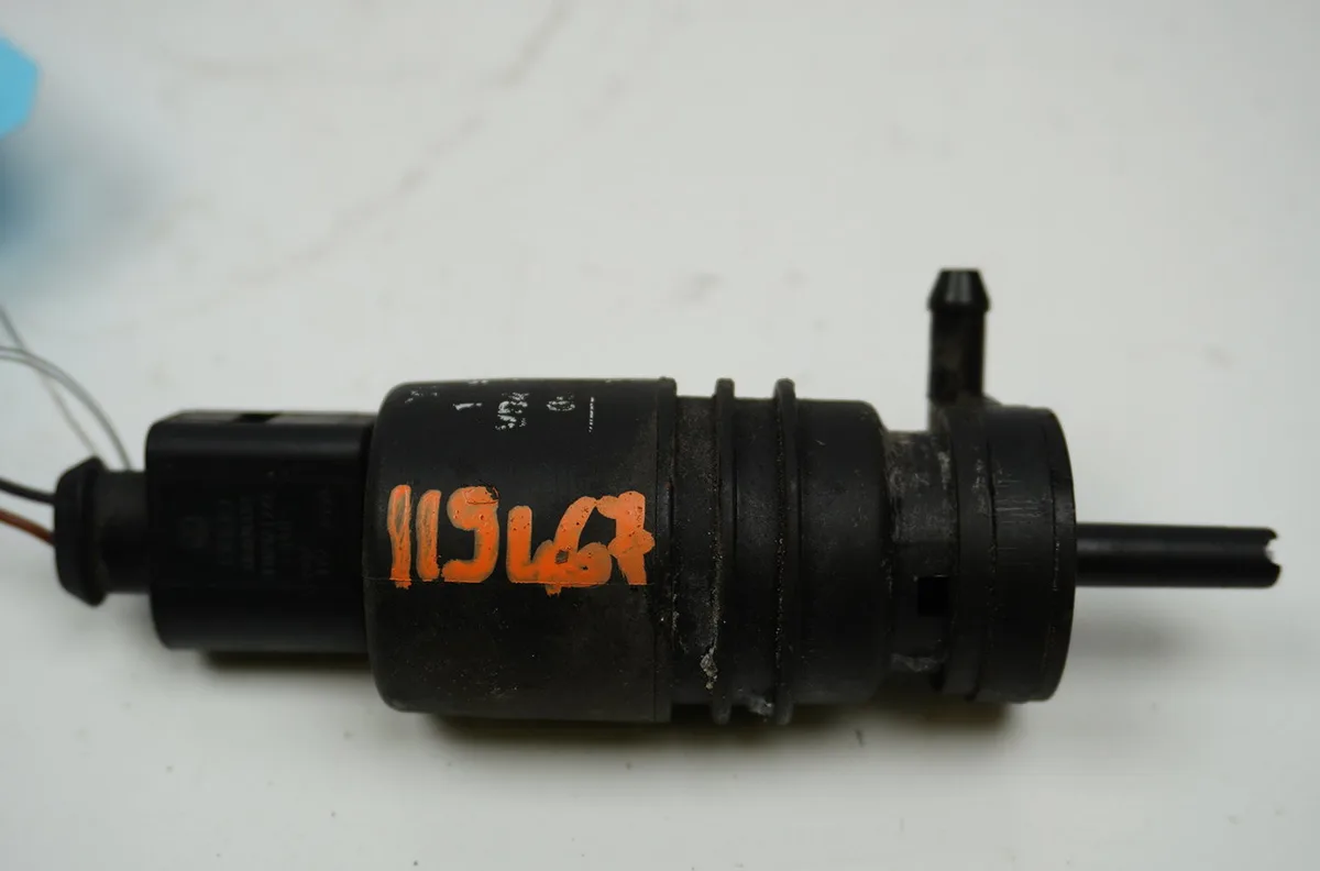 Pompe lave-glace avant Audi A4 B5 (8D2) 1.9 tdi (1995-2000) occasion