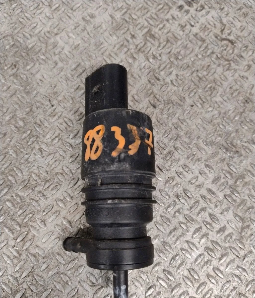 Pompe lave-glace avant Bmw 3 Compact (E46) 318 td (2003-2005) occasion