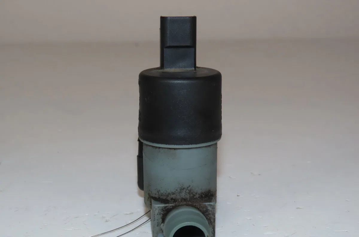Pompe lave-glace avant Dacia SANDERO 1.5 dci (2010) occasion