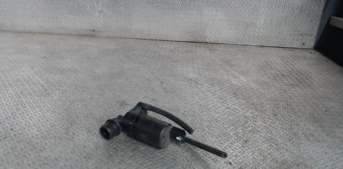 Pompe lave-glace avant DACIA SANDERO 2  SANDERO 2 PHASE 1 occasion