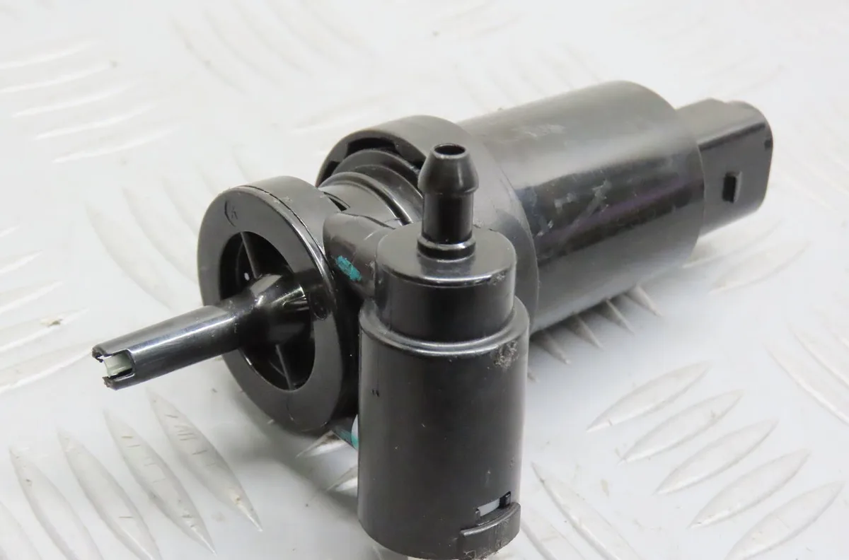 Pompe lave-glace avant Mercedes-benz CLASSE A (W176) A 180 (176.042) (2012-2018) occasion