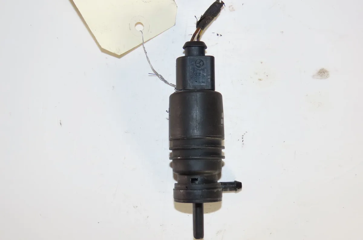 Pompe lave-glace avant Mercedes-benz CLK (C208) Clk 200 (208.335) (1997-2002) occasion