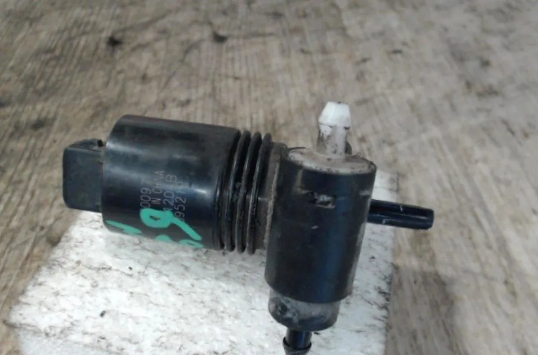Pompe lave-glace avant NISSAN MICRA 3 MICRA 3 PHASE 3 occasion