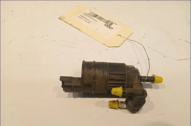 Pompe lave-glace avant Nissan MICRA II (K11) 1.4 i 16v (2000-2003) occasion
