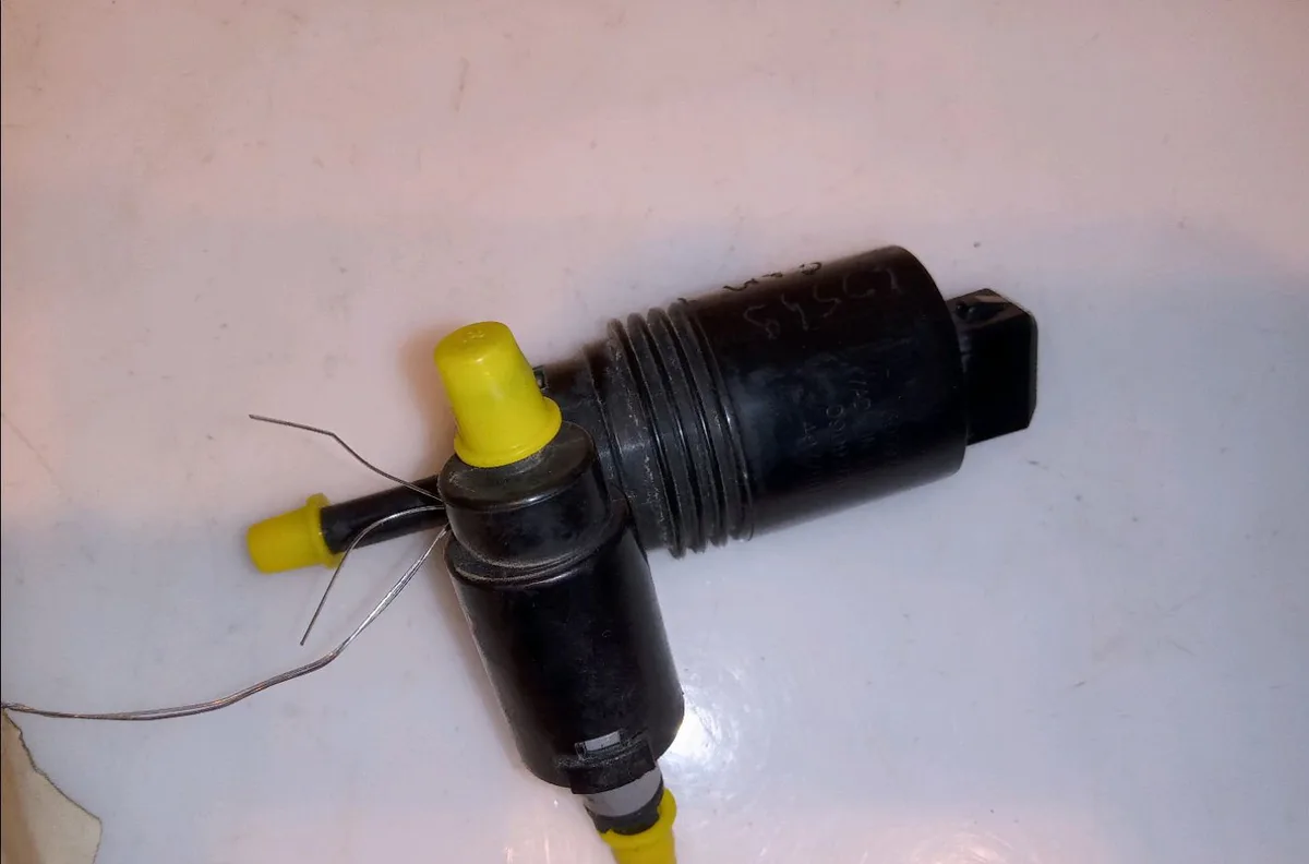 Pompe lave-glace avant Nissan NOTE (E11, NE11) 1.6 (2006-2012) occasion