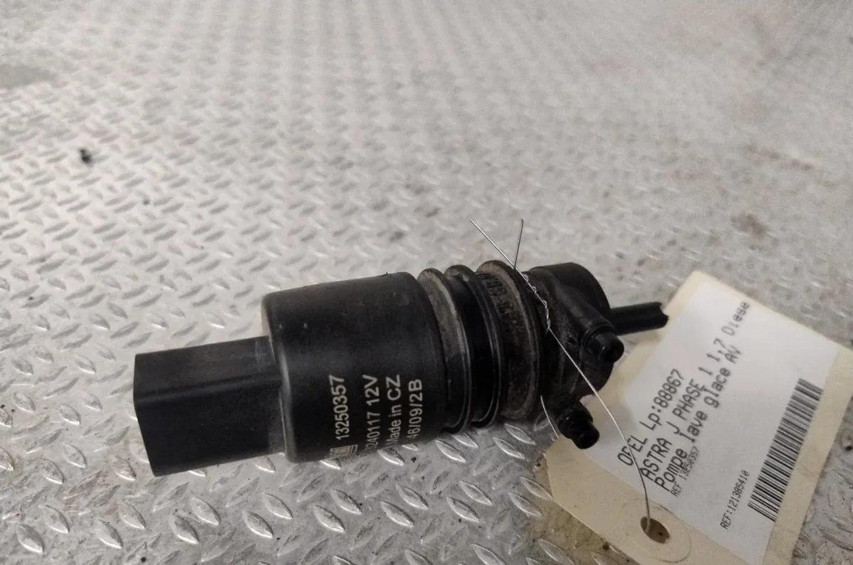 Pompe lave-glace avant OPEL ASTRA J  ASTRA J PHASE 1 occasion