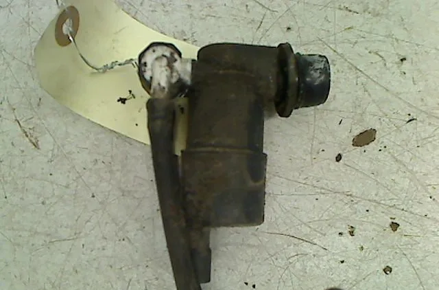 Pompe lave-glace avant Peugeot 1007 (KM_) 1.4 (2005) occasion