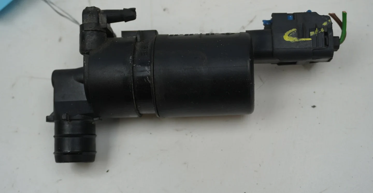 Pompe lave-glace avant Renault EXPRESS Camionnette-Monospace 1.5 blue dci 95 (f6ab) (2021) occasion