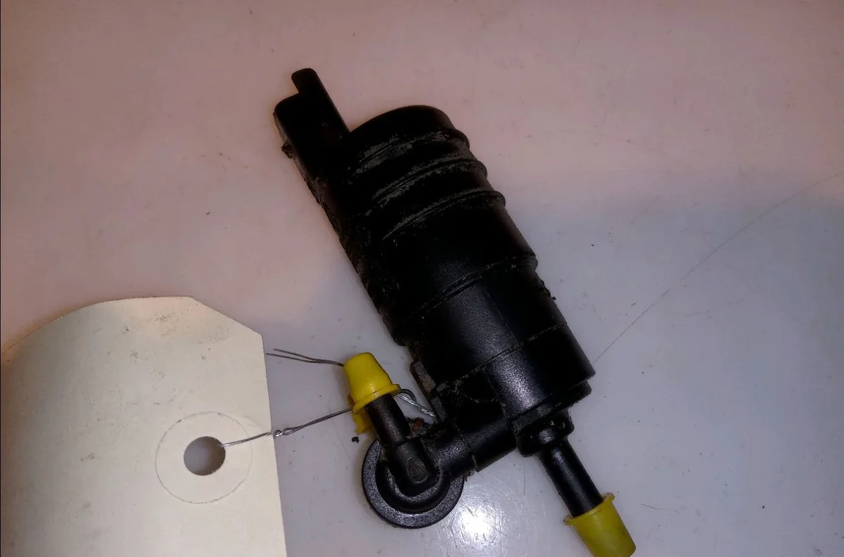 Pompe lave-glace avant Renault KANGOO (KC0-1_) D 65 1.9 (kc0e, kc02, kc0j, kc0n) (1997-2001) occasion