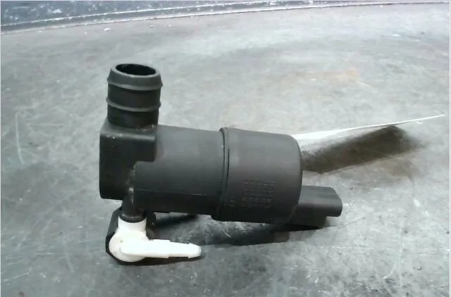 Pompe lave-glace avant Renault LAGUNA II (BG0-1_) 2.0 16v (bg00, bg0k, bg0p, bg0w) (2002-2007) 5 portes occasion