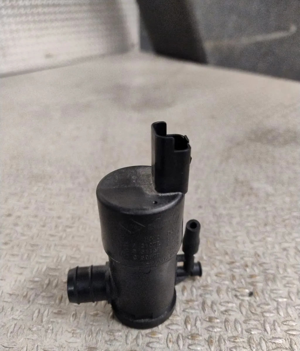 Pompe lave-glace avant Renault MASTER III Camion plate-forme-Châssis (EV, HV, UV) 2.3 dci 145 fwd (ev0e, ev0f, hv0e, hv0