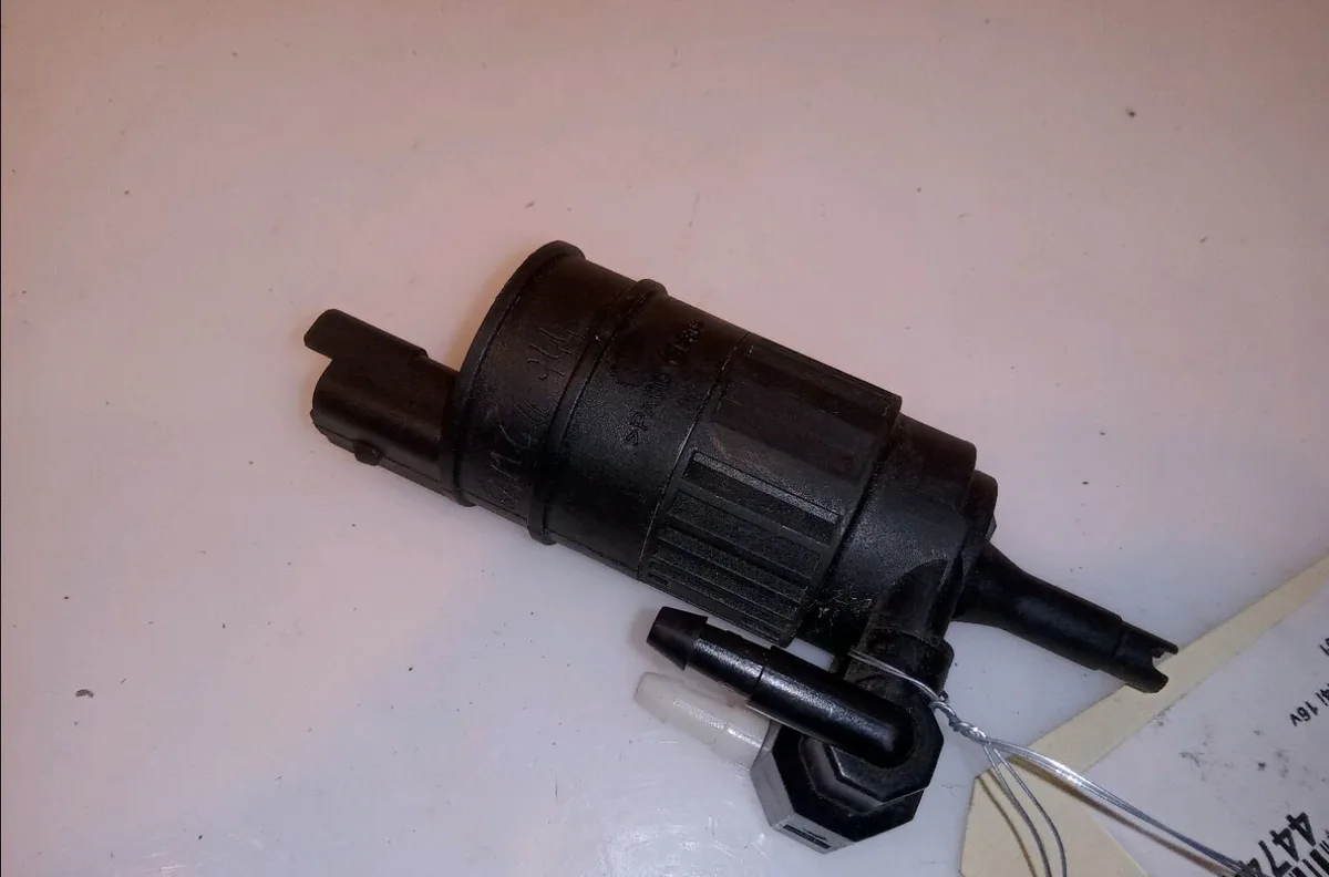 Pompe lave-glace avant Renault MEGANE I (BA0-1_) 1.4 16v (ba0d, ba1h, ba0w, ba10) (1999-2003) occasion