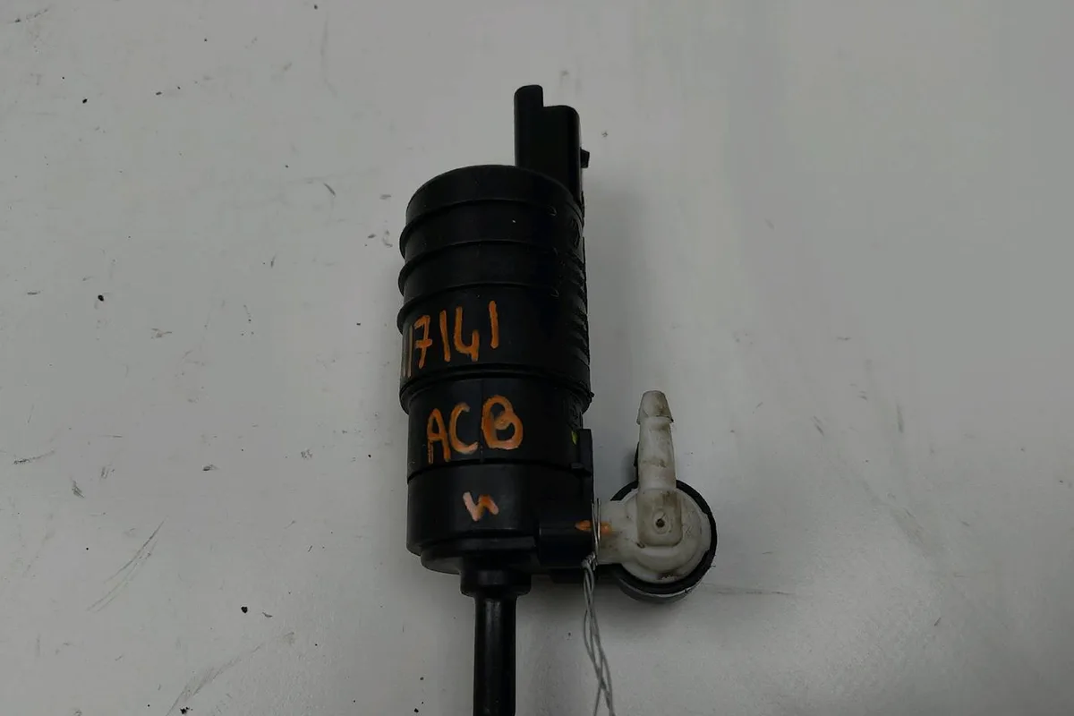 Pompe lave-glace avant Renault MEGANE I (BA0-1_) 1.6 16v (ba04, ba0b, ba11, ba1j, ba16, ba19, ba1k, ba1v,... (1999-2002)