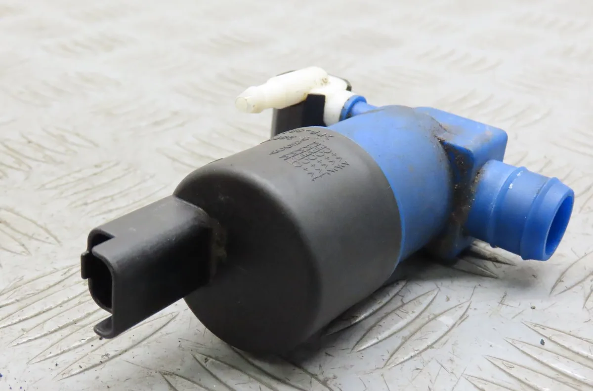 Pompe lave-glace avant Renault TWINGO II (CN0_) 1.5 dci 90 (2010) occasion