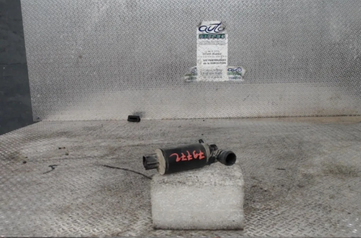 Pompe lave-glace avant TOYOTA AVENSIS 2 AVENSIS 2 PHASE 1 occasion