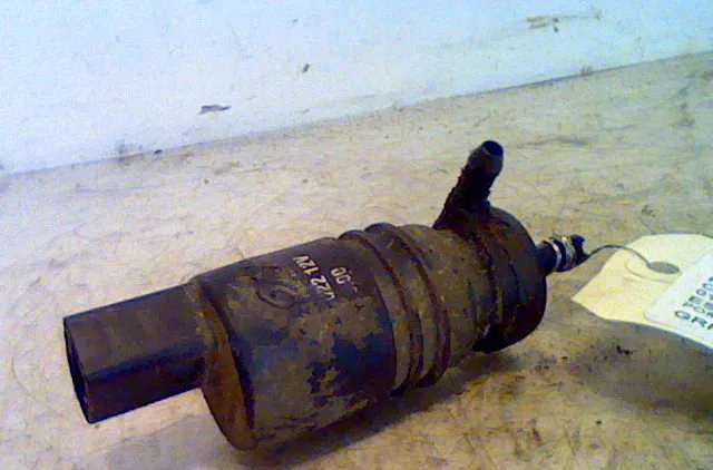 Pompe lave-glace avant VOLKSWAGEN PASSAT IV 2000 occasion