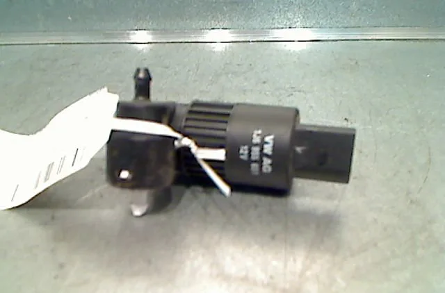 Pompe lave-glace avant VOLKSWAGEN POLO 2000 occasion