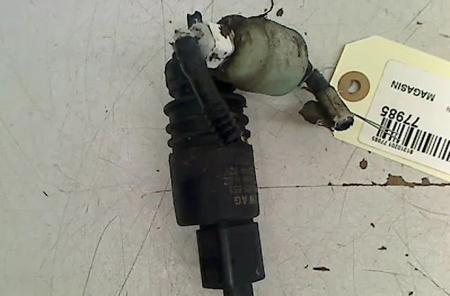 Pompe lave-glace avant Volkswagen POLO (9N_, 9A_) 1.4 tdi (2001-2005) 3 portes occasion