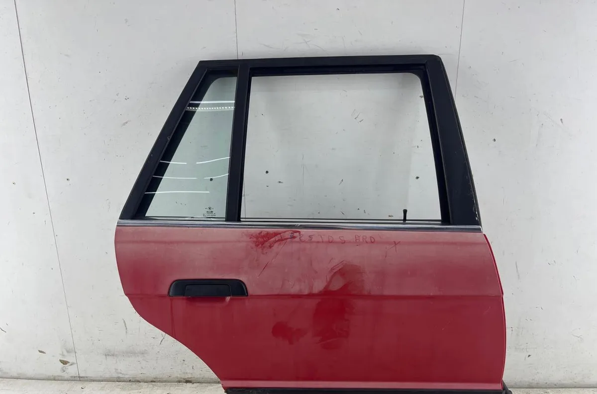 Porte arrière droite BMW SERIE 5 E34 TOURING BREAK occasion