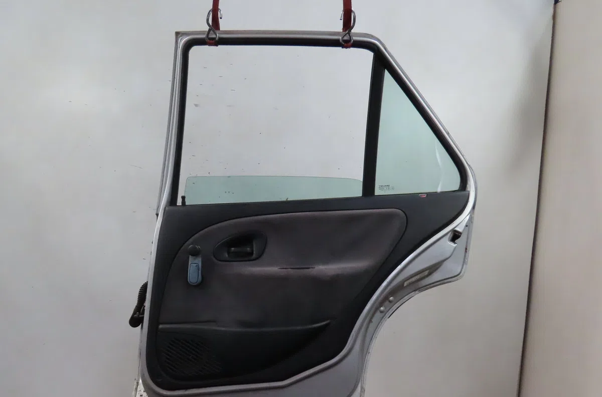 Porte arrière droite CITROEN SAXO 2002 occasion