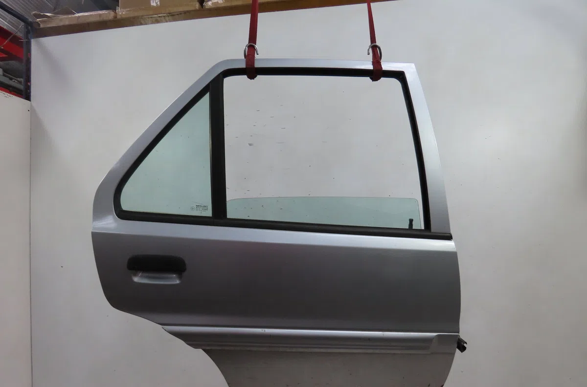 Porte arrière droite CITROEN SAXO 2002 occasion