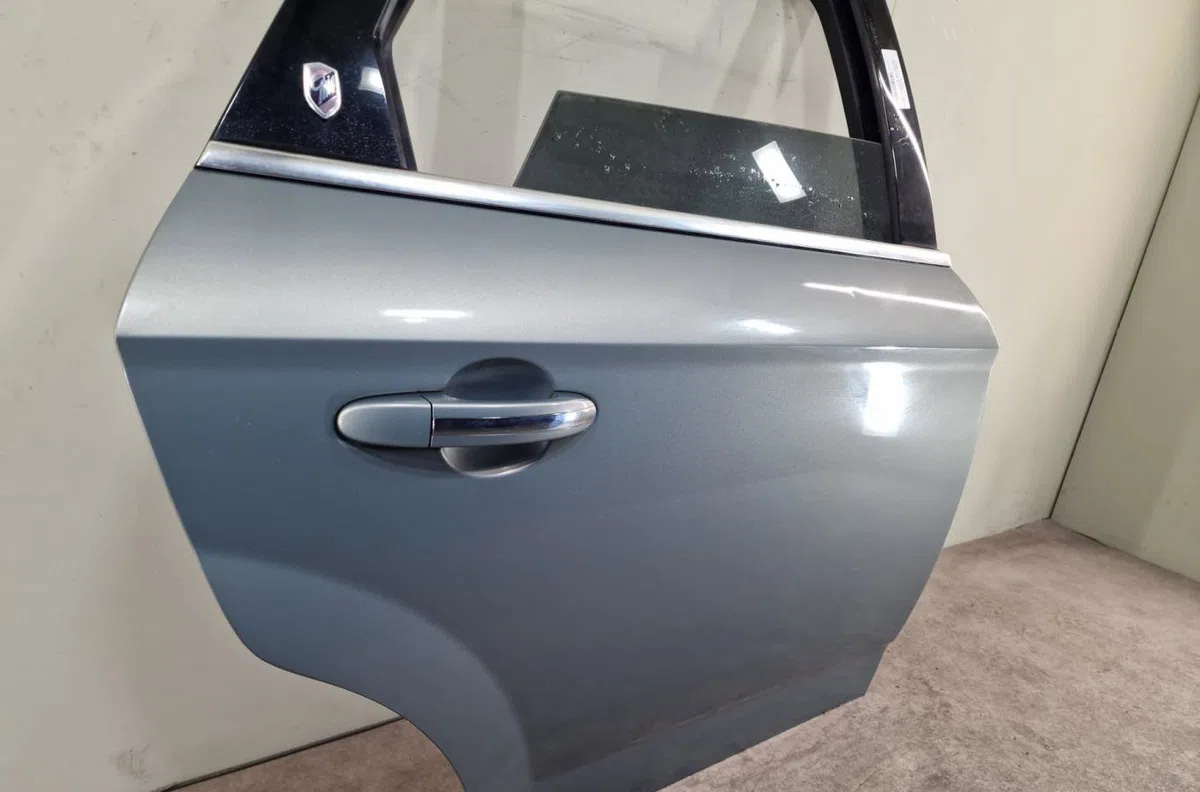Porte arrière droite FORD MONDEO 3  MONDEO 3 PHASE 1 BREAK occasion