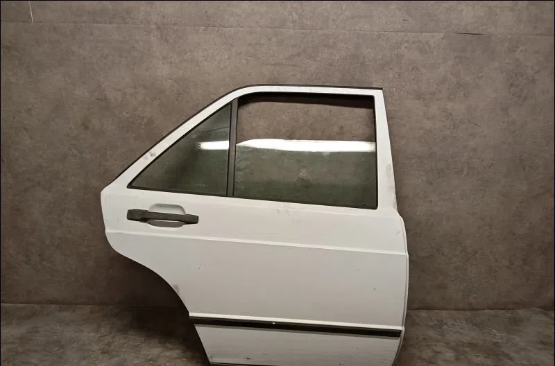Porte arrière droite Mercedes-benz 190 (W201) D 2.0 (201.122) (1983-1989) occasion