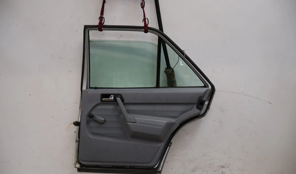 Porte arrière droite Mercedes-benz 190 (W201) E 2.0 (201.024) (1985-1986) occasion