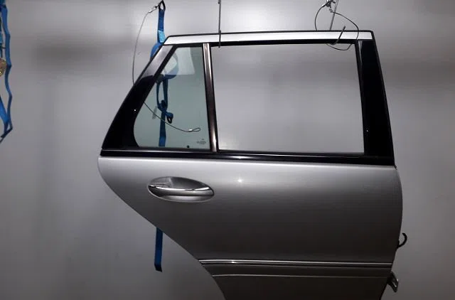 Porte arrière droite Mercedes-benz CLASSE C T-Model (S203) C 220 cdi (203.206) (2001-2007) occasion