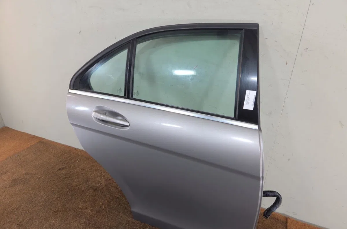 Porte arrière droite MERCEDES CLASSE C 204  CLASSE C 204 PHASE 1 occasion