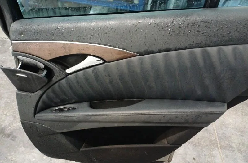 Porte arrière droite MERCEDES CLASSE E 211 PHASE 2 BREAK occasion