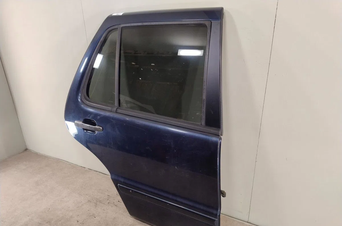 Porte arrière droite MERCEDES CLASSE M 163  CLASSE M 163 PHASE 2 occasion